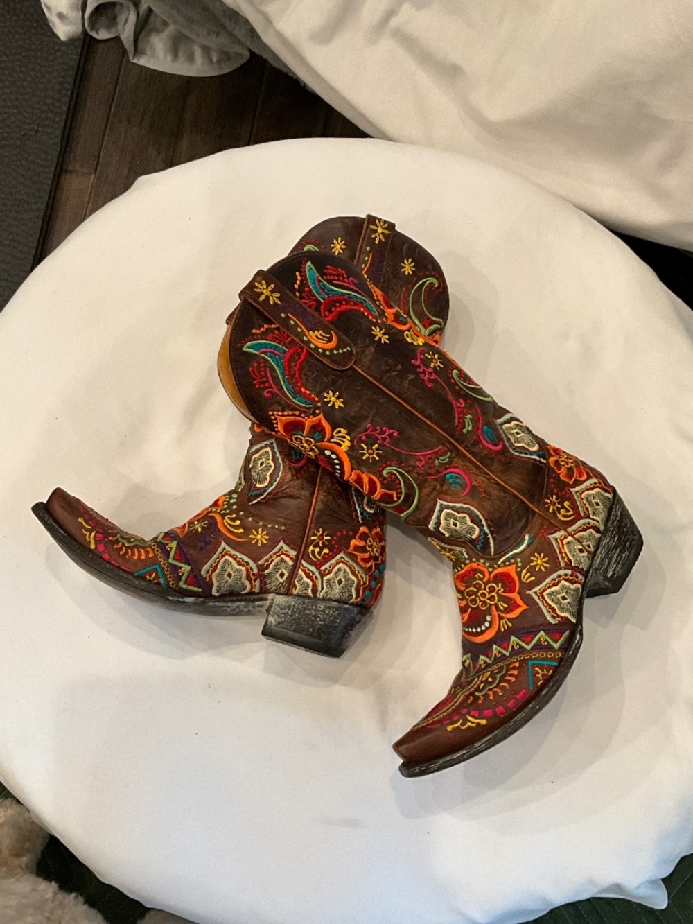 Old Gringo embroidered boots. Size 8. Worn 1x. Absolutely Beautiful!